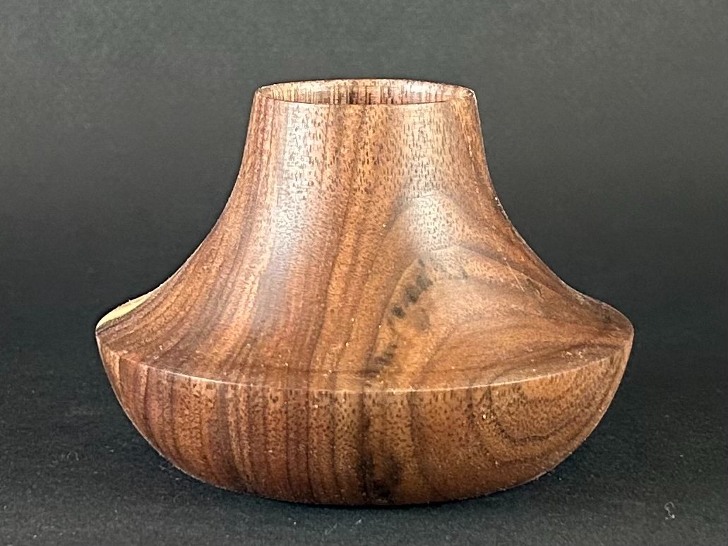 Flared vessel. Additional photograph, view 2.