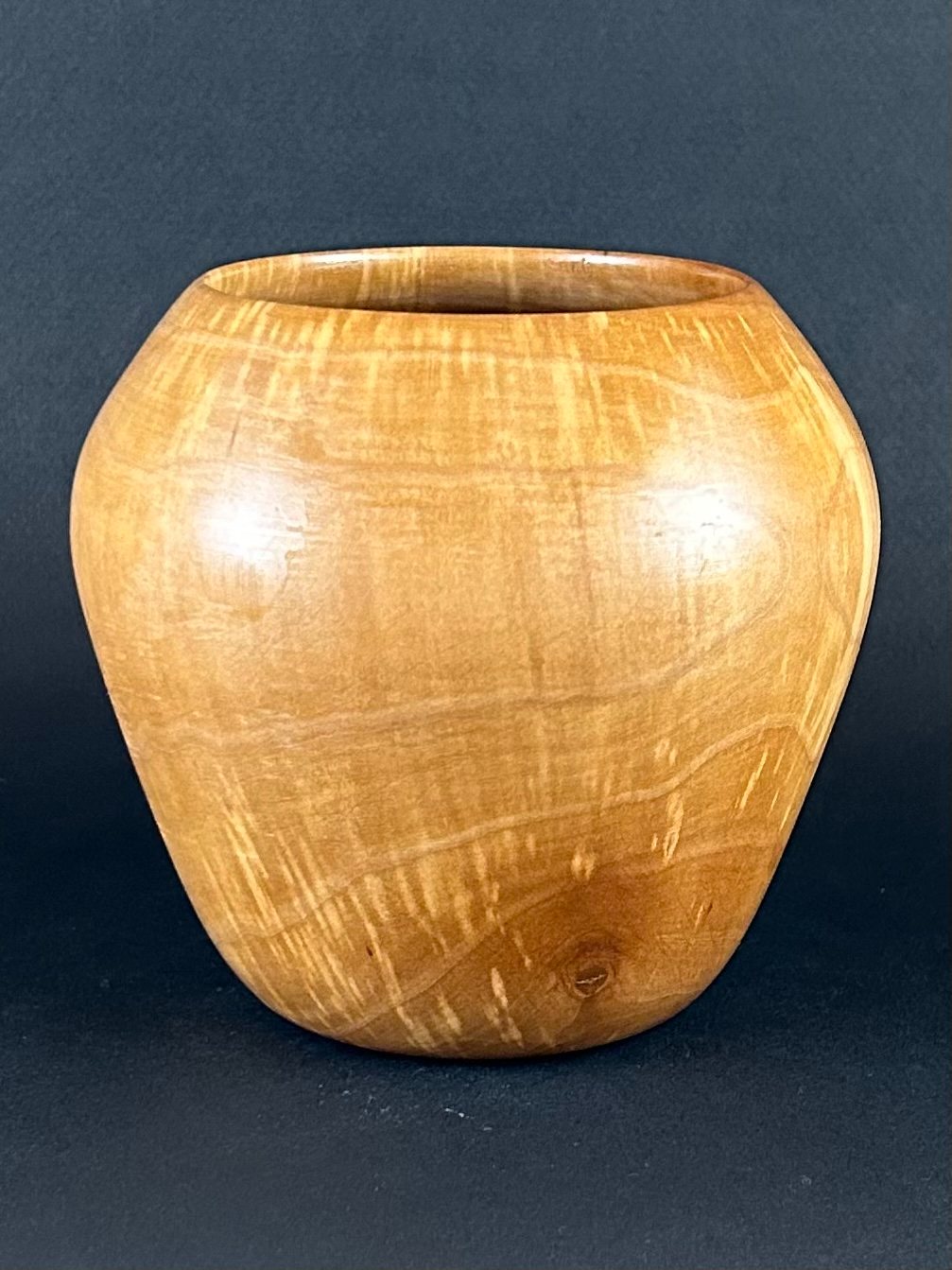Knot-detail vessel. Additional photograph, view 2.